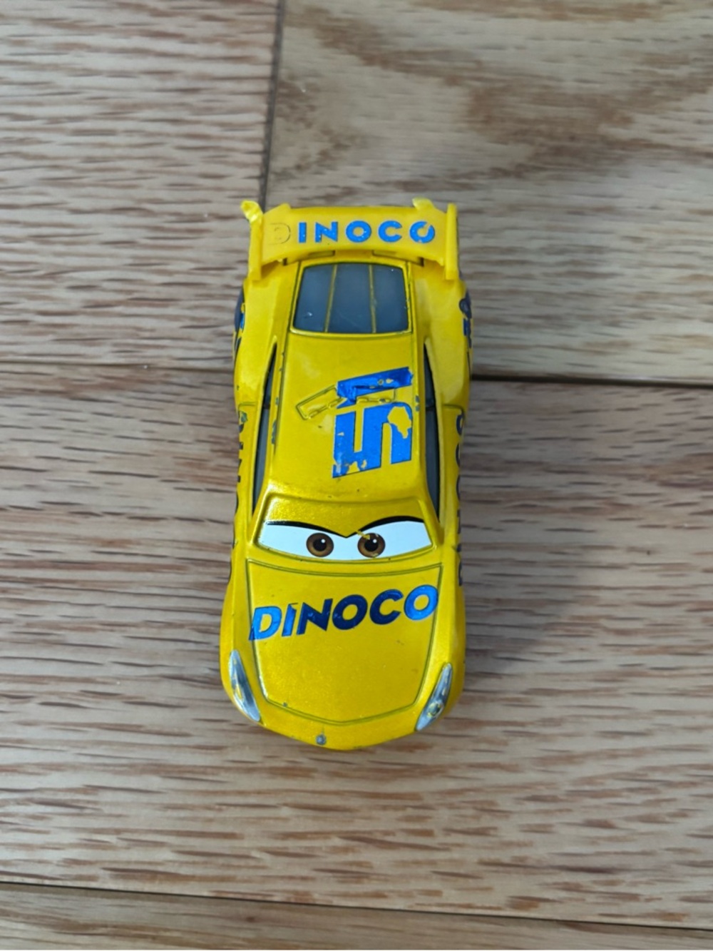 Disney Pixar Cars Dinoco 51  Cruz Ramirez Yellow Die-cast 1:55